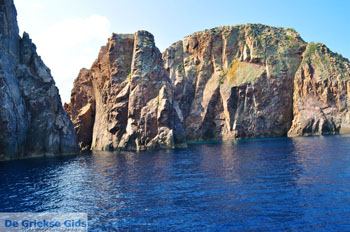 Kaap Vani Milos | Cycladen Griekenland | Foto 38 - Foto van https://www.grieksegids.nl/fotos/milos/normaal/cape-vani-milos-038.jpg