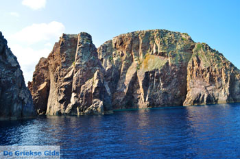 Kaap Vani Milos | Cycladen Griekenland | Foto 39 - Foto van https://www.grieksegids.nl/fotos/milos/normaal/cape-vani-milos-039.jpg