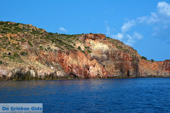 Kaap Vani Milos | Cycladen Griekenland | Foto 46 - Foto van https://www.grieksegids.nl/fotos/milos/normaal/cape-vani-milos-046.jpg