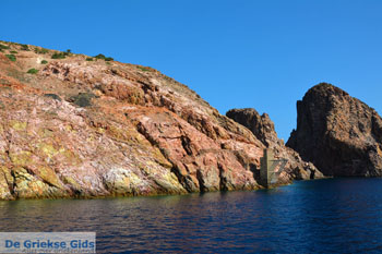 Kaap Vani Milos | Cycladen Griekenland | Foto 58 - Foto van https://www.grieksegids.nl/fotos/milos/normaal/cape-vani-milos-058.jpg