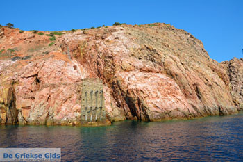 Kaap Vani Milos | Cycladen Griekenland | Foto 59 - Foto van https://www.grieksegids.nl/fotos/milos/normaal/cape-vani-milos-059.jpg