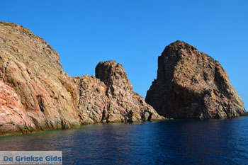Kaap Vani Milos | Cycladen Griekenland | Foto 60 - Foto van https://www.grieksegids.nl/fotos/milos/normaal/cape-vani-milos-060.jpg