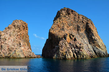 Kaap Vani Milos | Cycladen Griekenland | Foto 62 - Foto van https://www.grieksegids.nl/fotos/milos/normaal/cape-vani-milos-062.jpg