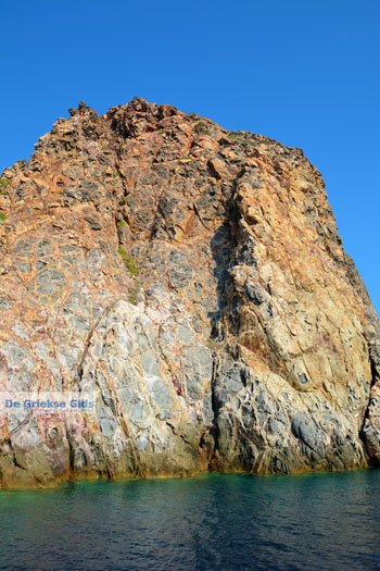 Kaap Vani Milos | Cycladen Griekenland | Foto 63 - Foto van https://www.grieksegids.nl/fotos/milos/normaal/cape-vani-milos-063.jpg