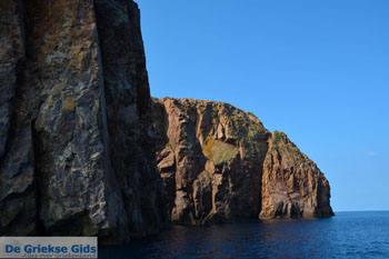 Kaap Vani Milos | Cycladen Griekenland | Foto 66 - Foto van https://www.grieksegids.nl/fotos/milos/normaal/cape-vani-milos-066.jpg