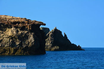 Kaap Vani Milos | Cycladen Griekenland | Foto 70 - Foto van https://www.grieksegids.nl/fotos/milos/normaal/cape-vani-milos-070.jpg