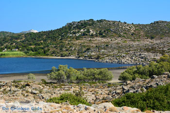 Chivadolimni Milos | Cycladen Griekenland | Foto 16 - Foto van https://www.grieksegids.nl/fotos/milos/normaal/chivadolimni-016.jpg