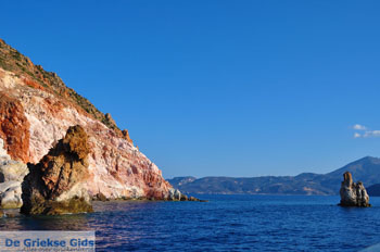 Fourkovouni Milos | Cycladen Griekenland | Foto 2 - Foto van https://www.grieksegids.nl/fotos/milos/normaal/fourkovouni-002.jpg