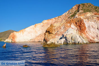 Fourkovouni Milos | Cycladen Griekenland | Foto 4 - Foto van https://www.grieksegids.nl/fotos/milos/normaal/fourkovouni-004.jpg