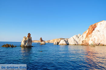 Fourkovouni Milos | Cycladen Griekenland | Foto 9 - Foto van https://www.grieksegids.nl/fotos/milos/normaal/fourkovouni-009.jpg
