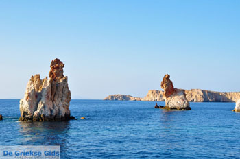 Fourkovouni Milos | Cycladen Griekenland | Foto 10 - Foto van https://www.grieksegids.nl/fotos/milos/normaal/fourkovouni-010.jpg