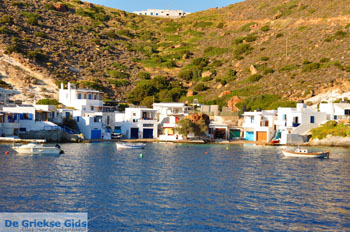 Fourkovouni Milos | Cycladen Griekenland | Foto 18 - Foto van https://www.grieksegids.nl/fotos/milos/normaal/fourkovouni-018.jpg