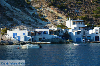 Fourkovouni Milos | Cycladen Griekenland | Foto 60 - Foto van https://www.grieksegids.nl/fotos/milos/normaal/fourkovouni-060.jpg