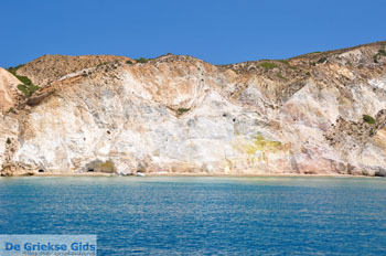 Fyriplaka Milos | Cycladen Griekenland | Foto 8 - Foto van https://www.grieksegids.nl/fotos/milos/normaal/fyriplaka-tsigrado-008.jpg