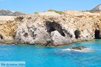 Bij Fyriplaka en Tsigrado Milos | Cycladen Griekenland | Foto 25 - Foto van https://www.grieksegids.nl/fotos/milos/normaal/fyriplaka-tsigrado-025.jpg