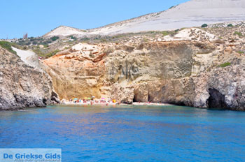 Tsigrado Milos | Cycladen Griekenland | Foto 5 - Foto van https://www.grieksegids.nl/fotos/milos/normaal/fyriplaka-tsigrado-034.jpg