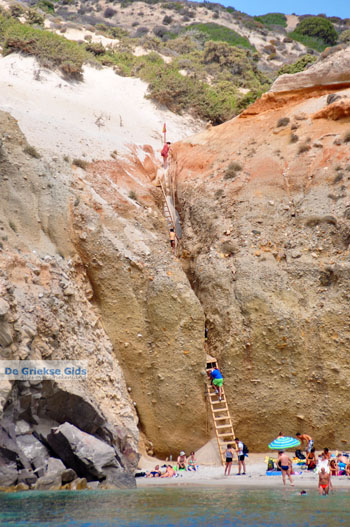 Tsigrado Milos | Cycladen Griekenland | Foto 8 - Foto van https://www.grieksegids.nl/fotos/milos/normaal/fyriplaka-tsigrado-037.jpg