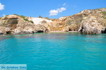 Tsigrado Milos | Cycladen Griekenland | Foto 17 - Foto van https://www.grieksegids.nl/fotos/milos/normaal/fyriplaka-tsigrado-046.jpg