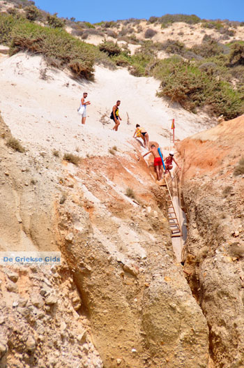 Tsigrado Milos | Cycladen Griekenland | Foto 19 - Foto van https://www.grieksegids.nl/fotos/milos/normaal/fyriplaka-tsigrado-048.jpg