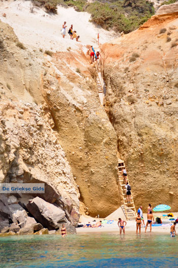 Tsigrado Milos | Cycladen Griekenland | Foto 20 - Foto van https://www.grieksegids.nl/fotos/milos/normaal/fyriplaka-tsigrado-049.jpg