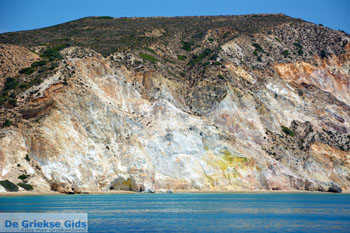 Fyriplaka Milos | Cycladen Griekenland | Foto 22 - Foto van https://www.grieksegids.nl/fotos/milos/normaal/fyriplaka-tsigrado-058.jpg