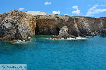 Bij Fyriplaka en Tsigrado Milos | Cycladen Griekenland | Foto 31 - Foto van https://www.grieksegids.nl/fotos/milos/normaal/fyriplaka-tsigrado-100.jpg