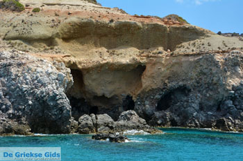 Bij Fyriplaka en Tsigrado Milos | Cycladen Griekenland | Foto 39 - Foto van https://www.grieksegids.nl/fotos/milos/normaal/fyriplaka-tsigrado-108.jpg