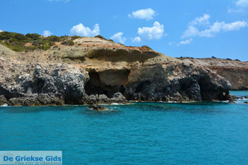 Bij Fyriplaka en Tsigrado Milos | Cycladen Griekenland | Foto 41 - Foto van https://www.grieksegids.nl/fotos/milos/normaal/fyriplaka-tsigrado-110.jpg