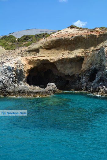 Bij Fyriplaka en Tsigrado Milos | Cycladen Griekenland | Foto 45 - Foto van https://www.grieksegids.nl/fotos/milos/normaal/fyriplaka-tsigrado-114.jpg