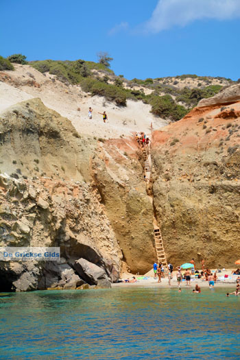 Tsigrado Milos | Cycladen Griekenland | Foto 38 - Foto van https://www.grieksegids.nl/fotos/milos/normaal/fyriplaka-tsigrado-131.jpg