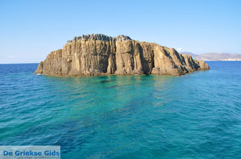 Glaronissia Milos | Cycladen Griekenland | Foto 2 - Foto van https://www.grieksegids.nl/fotos/milos/normaal/glaronissia-002.jpg