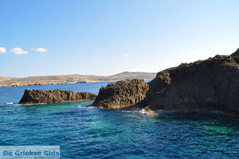 Glaronissia Milos | Cycladen Griekenland | Foto 3 - Foto van https://www.grieksegids.nl/fotos/milos/normaal/glaronissia-003.jpg