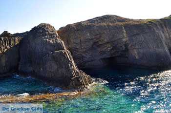 Glaronissia Milos | Cycladen Griekenland | Foto 5 - Foto van https://www.grieksegids.nl/fotos/milos/normaal/glaronissia-005.jpg