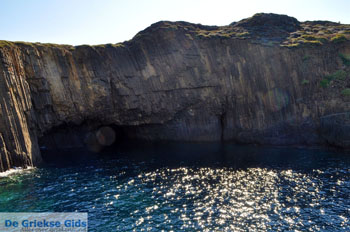 Glaronissia Milos | Cycladen Griekenland | Foto 7 - Foto van https://www.grieksegids.nl/fotos/milos/normaal/glaronissia-007.jpg