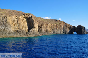 Glaronissia Milos | Cycladen Griekenland | Foto 21 - Foto van https://www.grieksegids.nl/fotos/milos/normaal/glaronissia-021.jpg