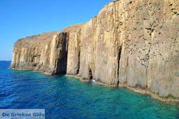 Glaronissia Milos | Cycladen Griekenland | Foto 24 - Foto van https://www.grieksegids.nl/fotos/milos/normaal/glaronissia-024.jpg