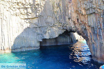 Glaronissia Milos | Cycladen Griekenland | Foto 27 - Foto van https://www.grieksegids.nl/fotos/milos/normaal/glaronissia-027.jpg