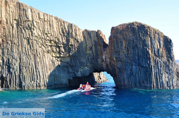 Glaronissia Milos | Cycladen Griekenland | Foto 30 - Foto van https://www.grieksegids.nl/fotos/milos/normaal/glaronissia-030.jpg