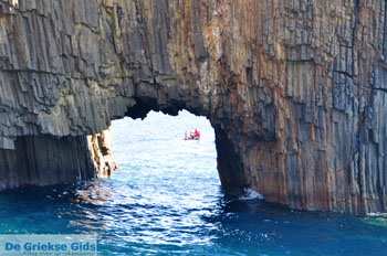 Glaronissia Milos | Cycladen Griekenland | Foto 32 - Foto van https://www.grieksegids.nl/fotos/milos/normaal/glaronissia-032.jpg