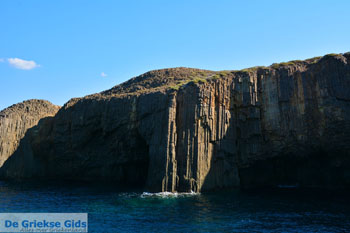 Glaronissia Milos | Cycladen Griekenland | Foto 38 - Foto van https://www.grieksegids.nl/fotos/milos/normaal/glaronissia-038.jpg
