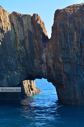 Glaronissia Milos | Cycladen Griekenland | Foto 56 - Foto van https://www.grieksegids.nl/fotos/milos/normaal/glaronissia-056.jpg