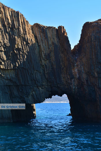 Glaronissia Milos | Cycladen Griekenland | Foto 58 - Foto van https://www.grieksegids.nl/fotos/milos/normaal/glaronissia-058.jpg