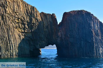 Glaronissia Milos | Cycladen Griekenland | Foto 60 - Foto van https://www.grieksegids.nl/fotos/milos/normaal/glaronissia-060.jpg