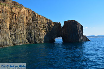 Glaronissia Milos | Cycladen Griekenland | Foto 61 - Foto van https://www.grieksegids.nl/fotos/milos/normaal/glaronissia-061.jpg