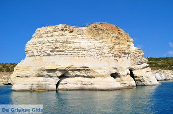 Kleftiko Milos | Cycladen Griekenland | Foto 46 - Foto van https://www.grieksegids.nl/fotos/milos/normaal/kleftiko-046.jpg
