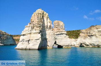 Kleftiko Milos | Cycladen Griekenland | Foto 59 - Foto van https://www.grieksegids.nl/fotos/milos/normaal/kleftiko-059.jpg