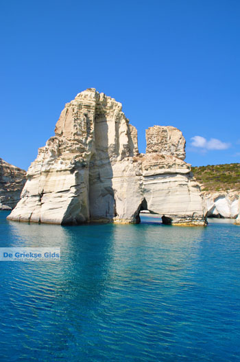 Kleftiko Milos | Cycladen Griekenland | Foto 64 - Foto van https://www.grieksegids.nl/fotos/milos/normaal/kleftiko-064.jpg