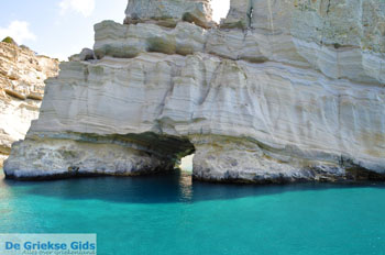 Kleftiko Milos | Cycladen Griekenland | Foto 71 - Foto van https://www.grieksegids.nl/fotos/milos/normaal/kleftiko-071.jpg