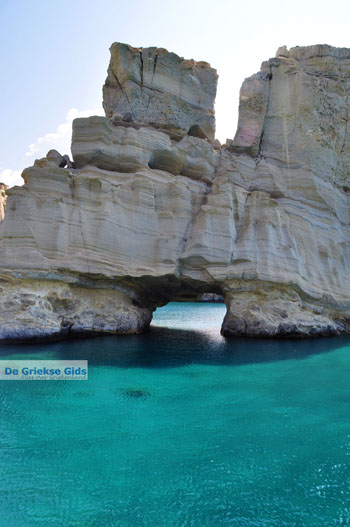 Kleftiko Milos | Cycladen Griekenland | Foto 75 - Foto van https://www.grieksegids.nl/fotos/milos/normaal/kleftiko-075.jpg