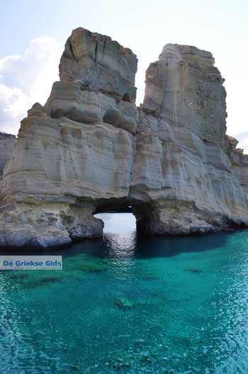 Kleftiko Milos | Cycladen Griekenland | Foto 81 - Foto van https://www.grieksegids.nl/fotos/milos/normaal/kleftiko-081.jpg